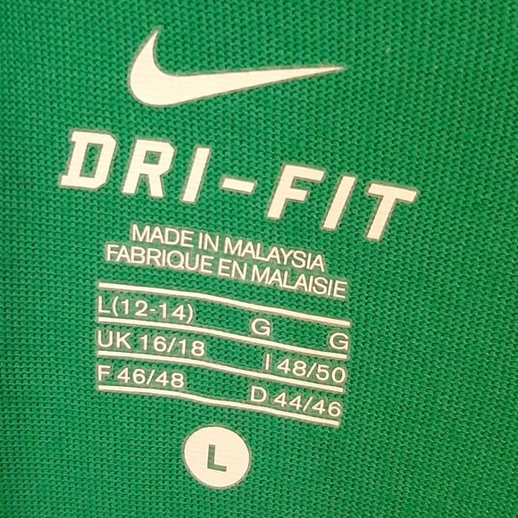 Green short sleeve Nike dri-fit - Picture 4 of 4